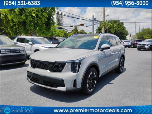 Used 2024 Kia Sorento S w/ Panoramic Sunroof Package FWD image 1