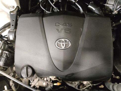 Used 2017 Toyota Highlander XLE image 30