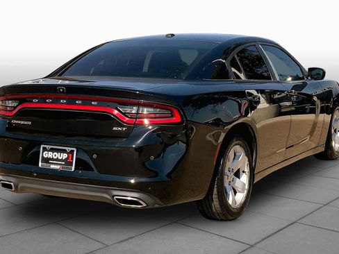 Used 2018 Dodge Charger SXT RWD image 11
