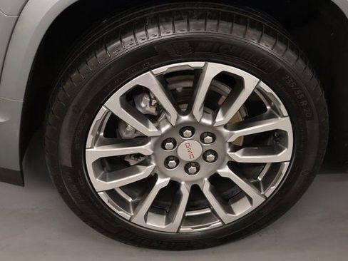 Used 2023 GMC Acadia Denali w/ Denali Ultimate Package image 8