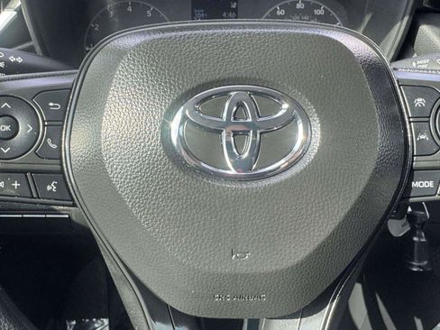 Used 2025 Toyota Corolla LE FWD image 27