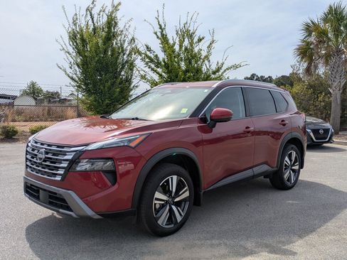 Certified 2025 Nissan Rogue SL AWD/4WD image 8