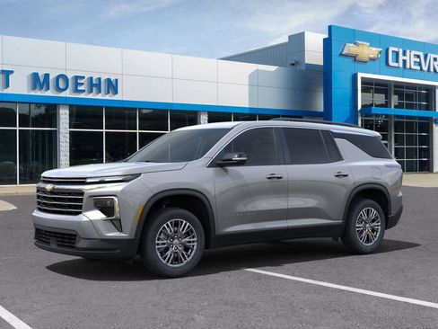 New 2025 Chevrolet Traverse LT w/ Enhanced Driving Package image 2