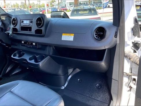 Used 2025 Mercedes-Benz Sprinter 2500 image 14