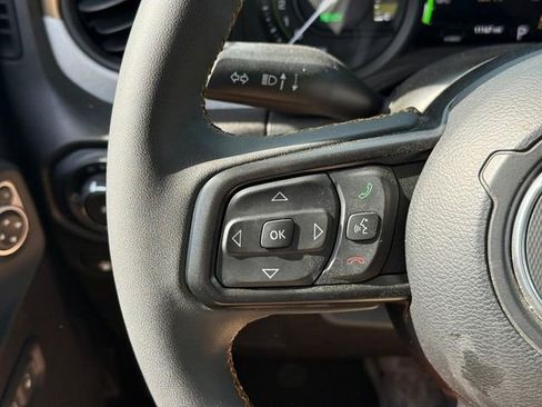 Used 2024 Jeep Wrangler Unlimited w/ Convenience Group AWD/4WD image 18