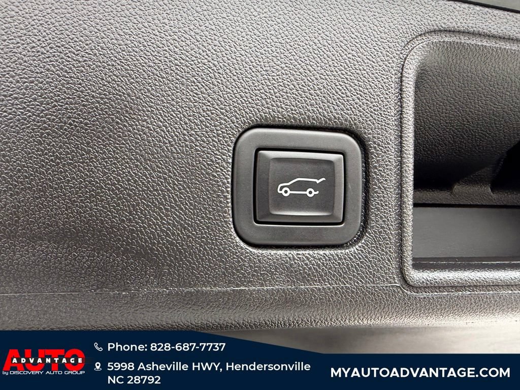 Used 2024 GMC Terrain SLT AWD/4WD image 29