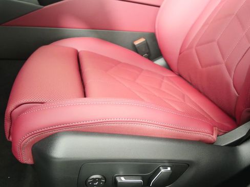 New 2026 BMW i5 eDrive40 w/ M Sport Package image 9