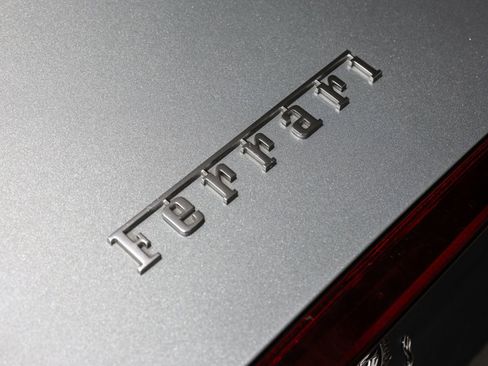 Used 2019 Ferrari Portofino image 31