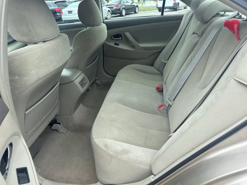 Used 2009 Toyota Camry LE FWD image 15