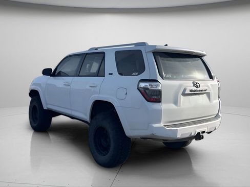 Used 2014 Toyota 4Runner SR5 image 6