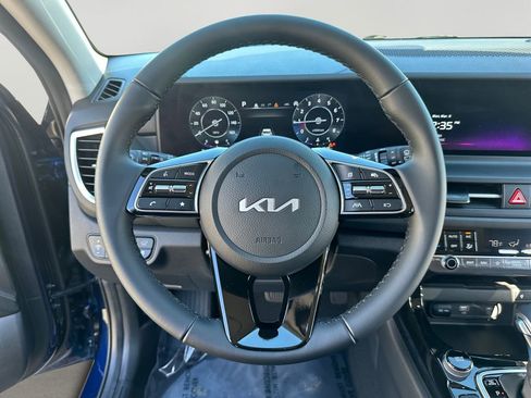 Used 2025 Kia Seltos EX image 12