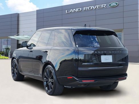 Used 2023 Land Rover Range Rover SE image 4