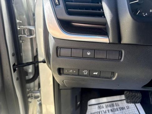 Used 2025 Nissan Rogue SV AWD/4WD image 10