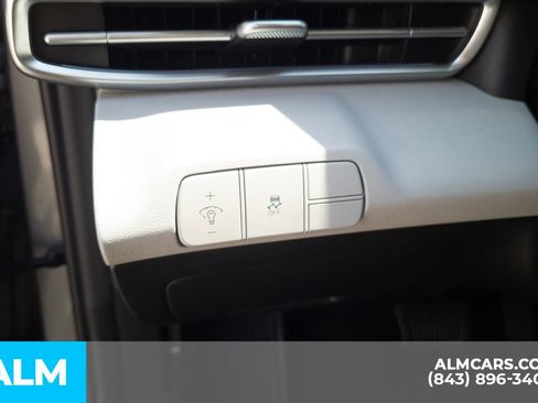 Used 2024 Hyundai Elantra Limited FWD image 16