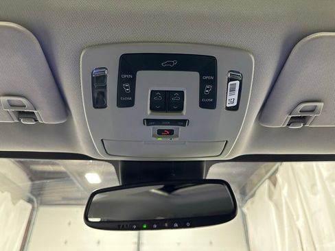 Used 2025 Toyota Sienna XLE image 43