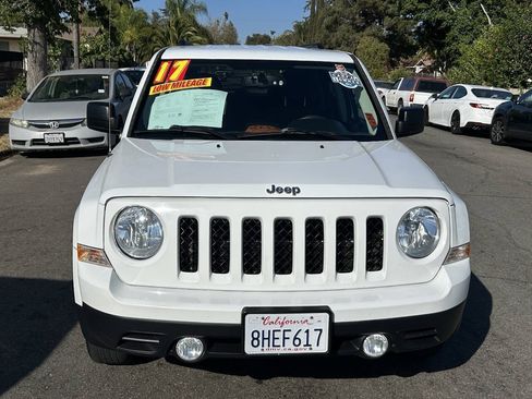 Used 2017 Jeep Patriot Sport w/ Power Value Group FWD image 2