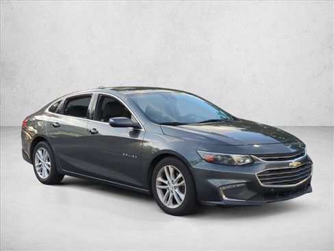 Used 2016 Chevrolet Malibu LT w/ Driver Confidence Package FWD image 3
