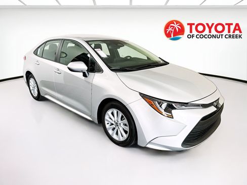 Used 2023 Toyota Corolla LE w/ LE Convenience Package FWD image 1