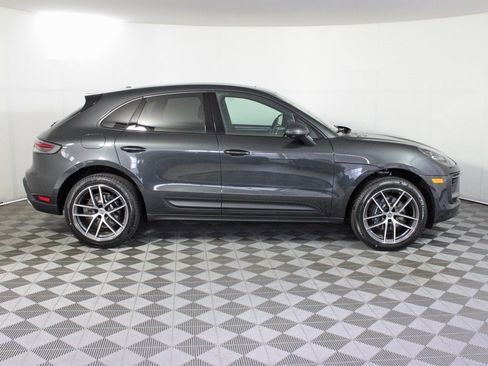 Used 2025 Porsche Macan image 8