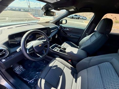 New 2026 Chevrolet Equinox LT image 18