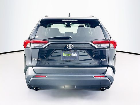 Used 2025 Toyota RAV4 XLE FWD image 7