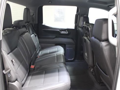 Used 2023 GMC Sierra 1500 SLT w/ X31 Off-Road Package image 30