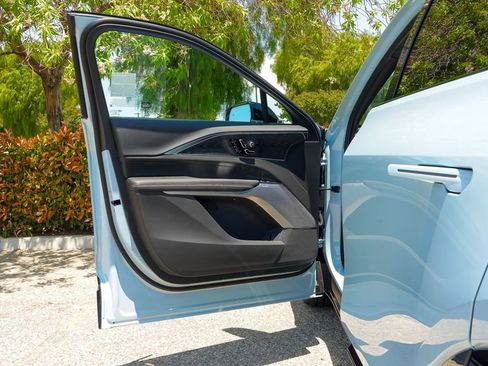 Used 2025 Cadillac Lyriq Sport image 15