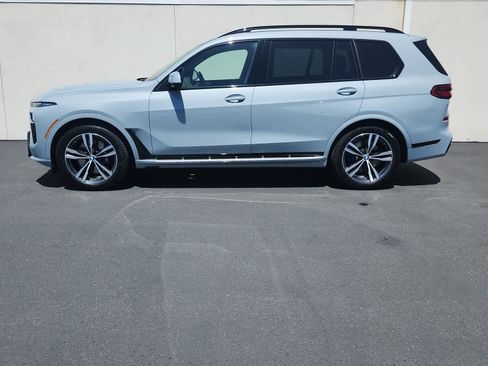 Used 2026 BMW X7 xDrive40i AWD/4WD image 4