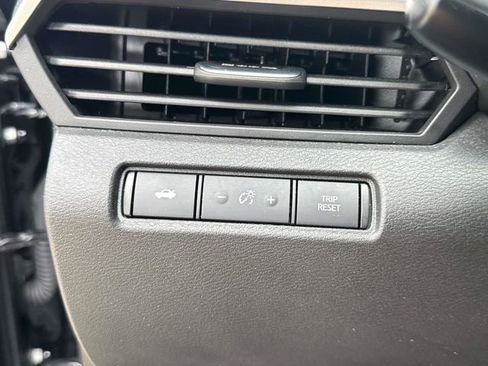 Used 2025 Nissan Altima 2.5 SV FWD image 27