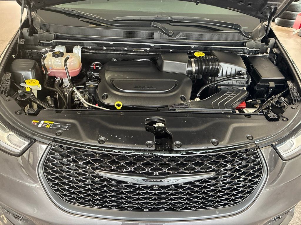 Used 2023 Chrysler Pacifica Limited w/ S Appearance Package FWD image 51