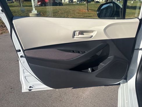 Used 2024 Toyota Corolla LE image 15