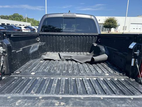 Used 2022 Toyota Tacoma SR5 w/ Technology Package AWD/4WD image 12