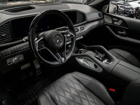Used 2025 Mercedes-Benz Maybach GLS 600 4MATIC image 12