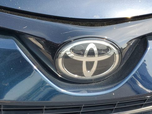 Used 2018 Toyota RAV4 XLE image 10