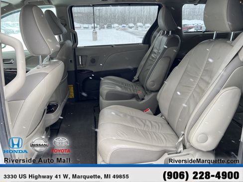 Used 2012 Toyota Sienna Limited w/ Premium Pkg image 27