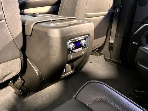 Used 2023 GMC Yukon XL Denali AWD/4WD image 35