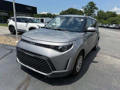 Used 2024 Kia Soul LX FWD image 1