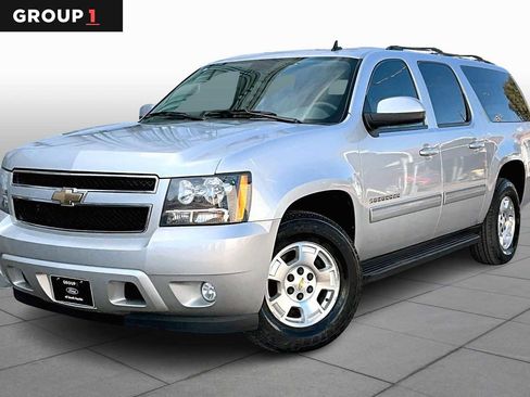 Used 2010 Chevrolet Suburban LT image 1