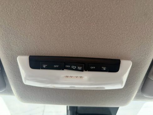 Used 2024 Nissan Versa S w/ Trunk Package image 23