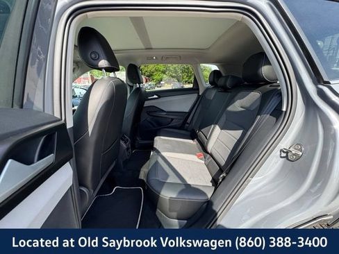 Certified 2023 Volkswagen Taos SE w/ Panoramic Sunroof Package AWD/4WD image 9