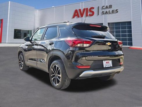 Used 2025 Chevrolet TrailBlazer LT AWD/4WD image 8
