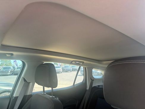 Used 2023 GMC Terrain SLE w/ Driver Convenience Package FWD image 6