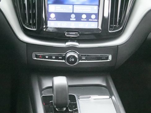Certified 2023 Volvo XC60 B5 Core AWD/4WD image 28