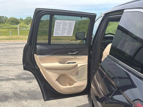 Used 2024 Jeep Grand Cherokee Limited w/ Luxury Tech Group II AWD/4WD image 35