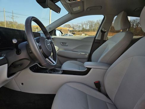 Used 2025 Hyundai Kona SEL image 9