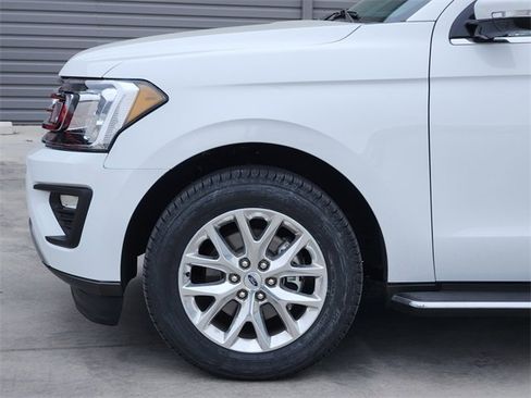 Used 2021 Ford Expedition XLT image 9