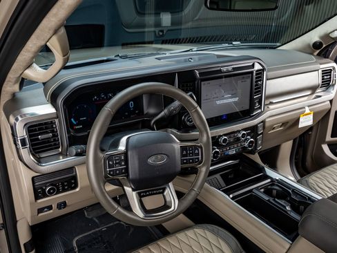 Used 2026 Ford F250 Platinum w/ Platinum Plus Package AWD/4WD image 17