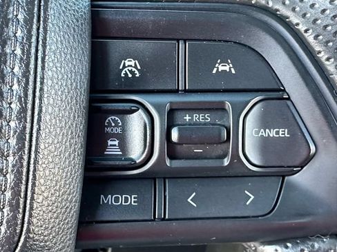 Certified 2025 Toyota Tacoma SR5 AWD/4WD image 14
