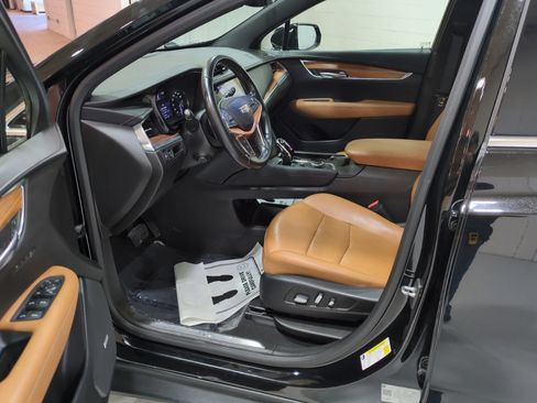 Used 2020 Cadillac XT5 Premium Luxury w/ LPO, Floor Liner Package AWD/4WD image 16