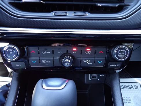 New 2026 Jeep Compass Latitude AWD/4WD image 23